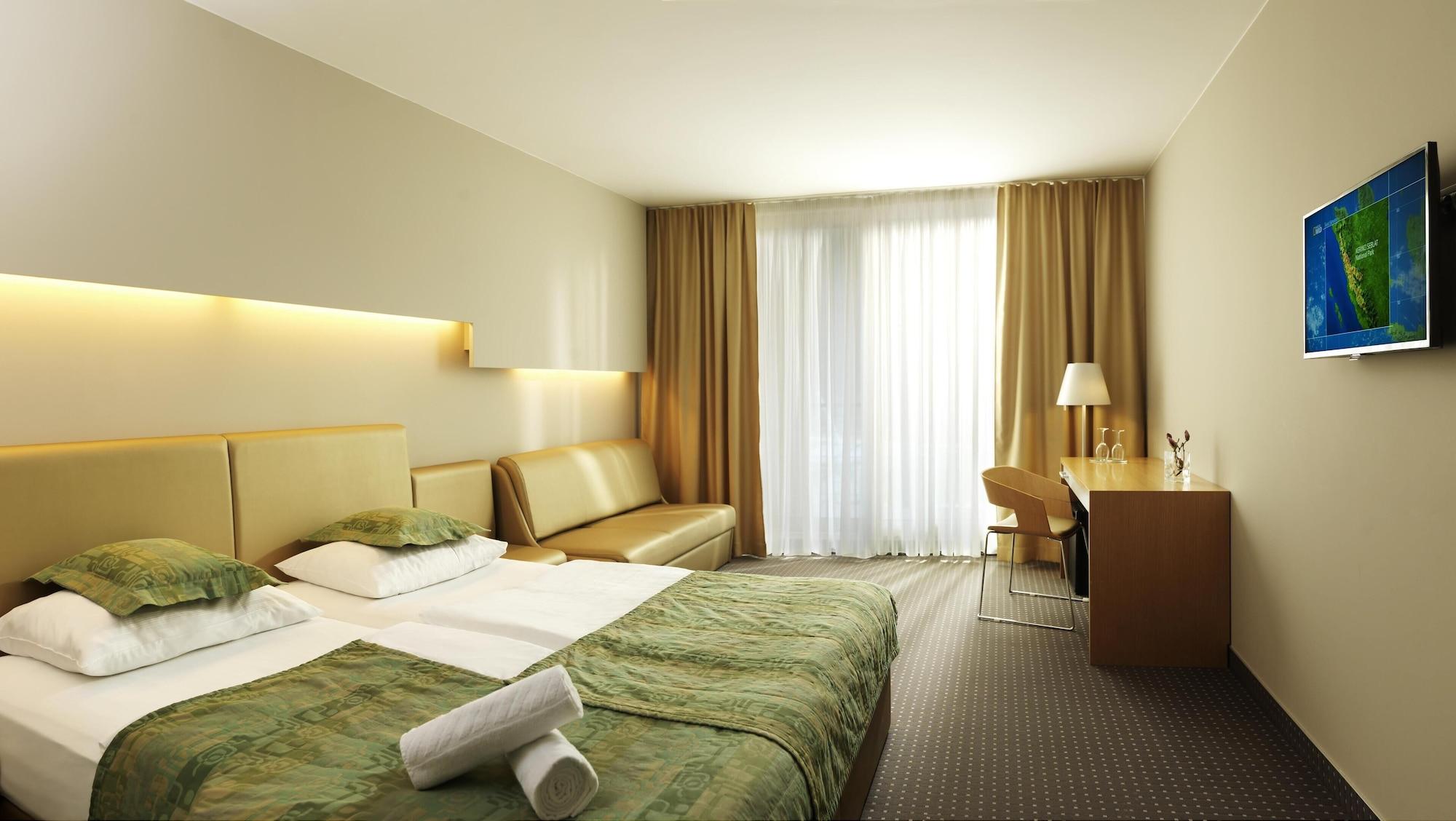 Hotel Thermana Park Lasko**** Superior Exterior photo